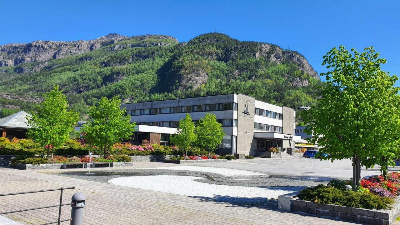 Bremanger Fjord Hotell Svelgen Bagian luar foto